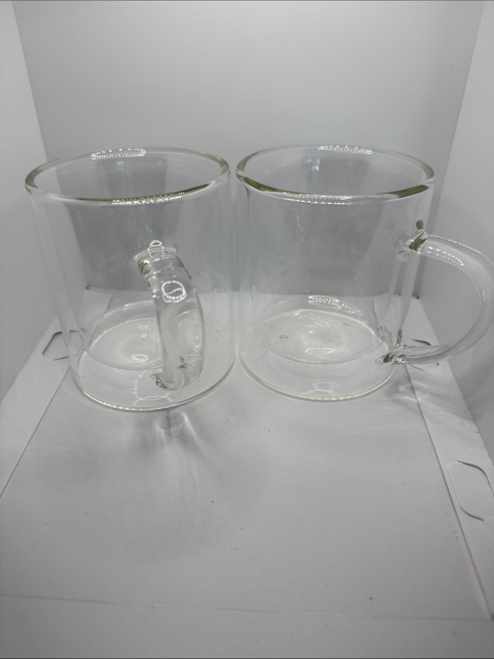 Sur la table Clear Double-Wall Glass Coffee Mug - Set of 2